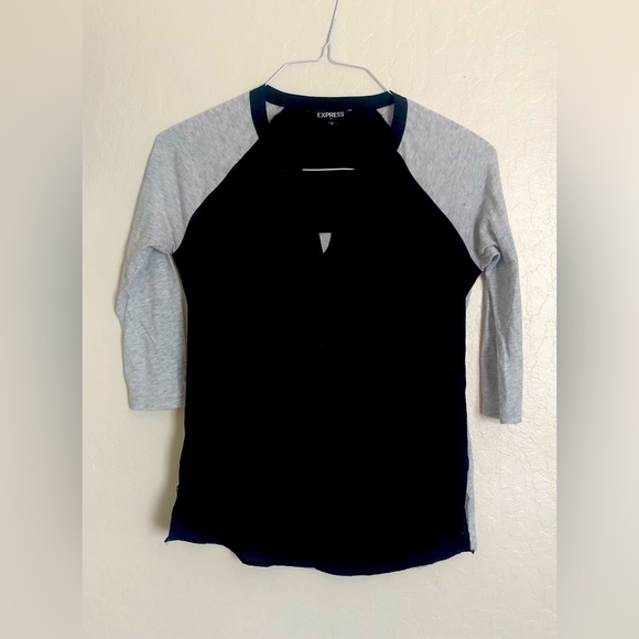 Express Tops - Express - women’s XS  top 3/4 sleeves gray and Black / Grey Top